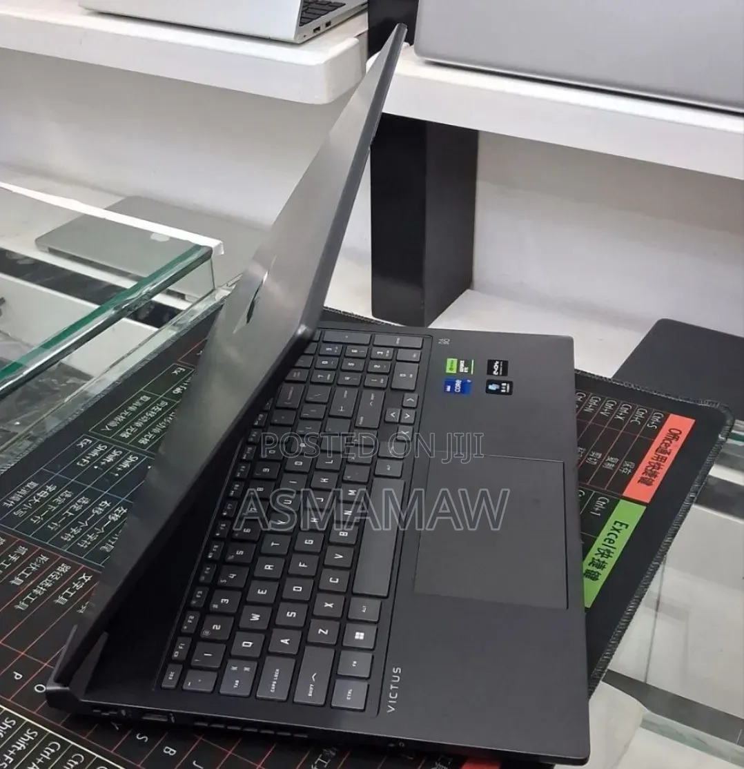 New Laptop HP Victus 15 16GB Intel Core i7 SSD 1T