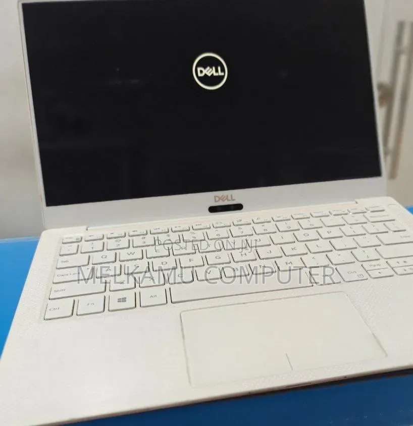 New Laptop Dell XPS 13 8GB Intel Core i7 SSD 512GB
