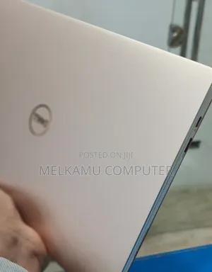 New Laptop Dell XPS 13 8GB Intel Core i7 SSD 512GB