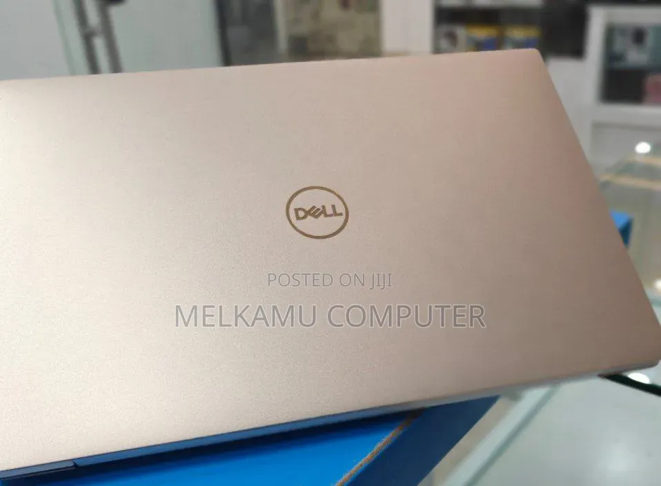 New Laptop Dell XPS 13 8GB Intel Core i7 SSD 512GB