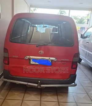Toyota HiAce 2011 Red