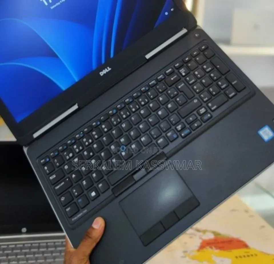 New Laptop Dell Precision 7520 16GB Intel Core i7 SSD 512GB