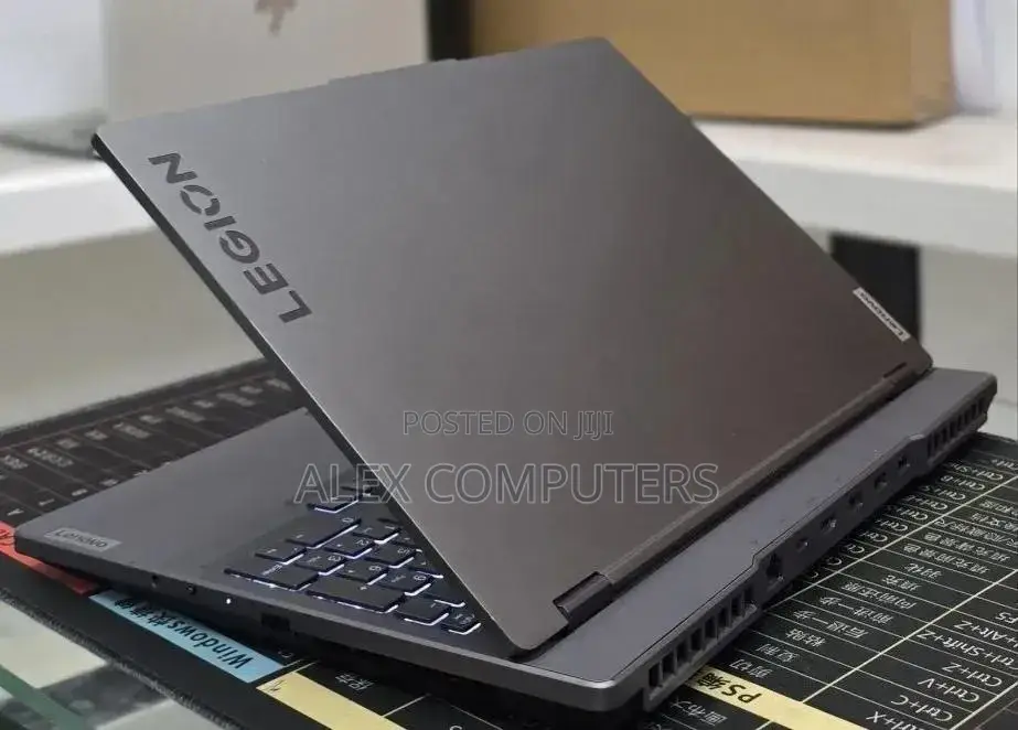 New Laptop Lenovo Legion 5 24GB Intel Core i7 SSD 1T
