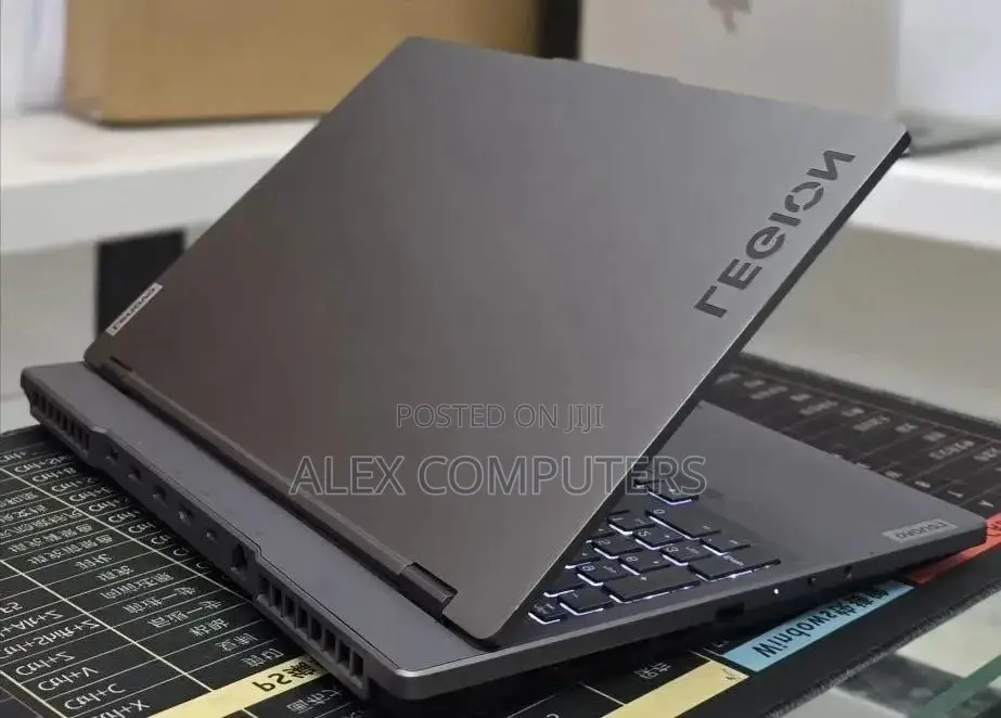New Laptop Lenovo Legion 5 24GB Intel Core i7 SSD 1T