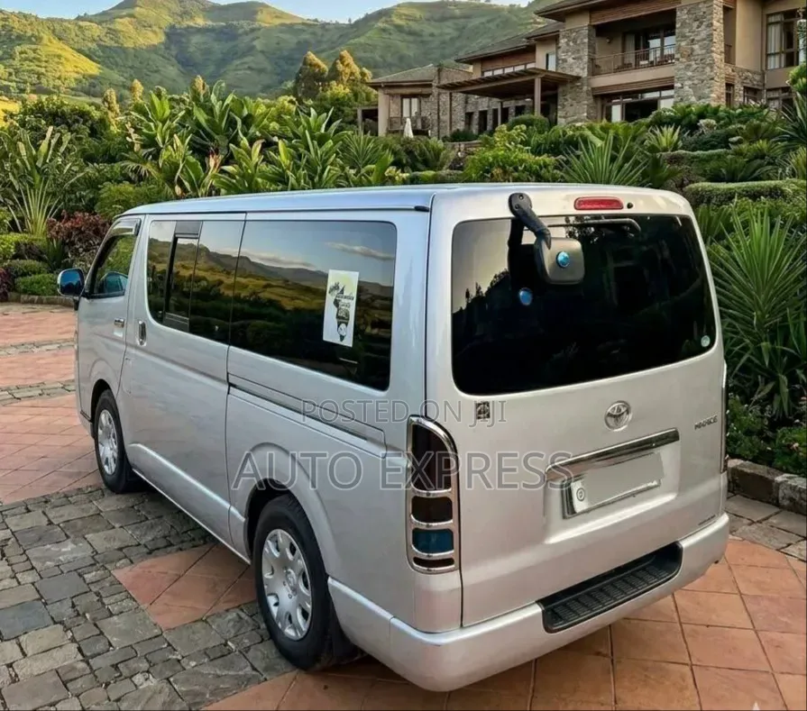 Toyota HiAce 2007 Silver