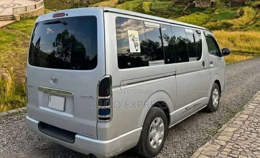 Toyota HiAce 2007 Silver