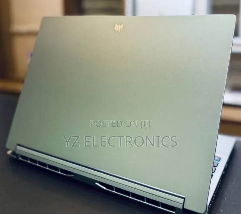 New Laptop Acer Aspire 1820PT 16GB Intel Core i7 SSD 1T