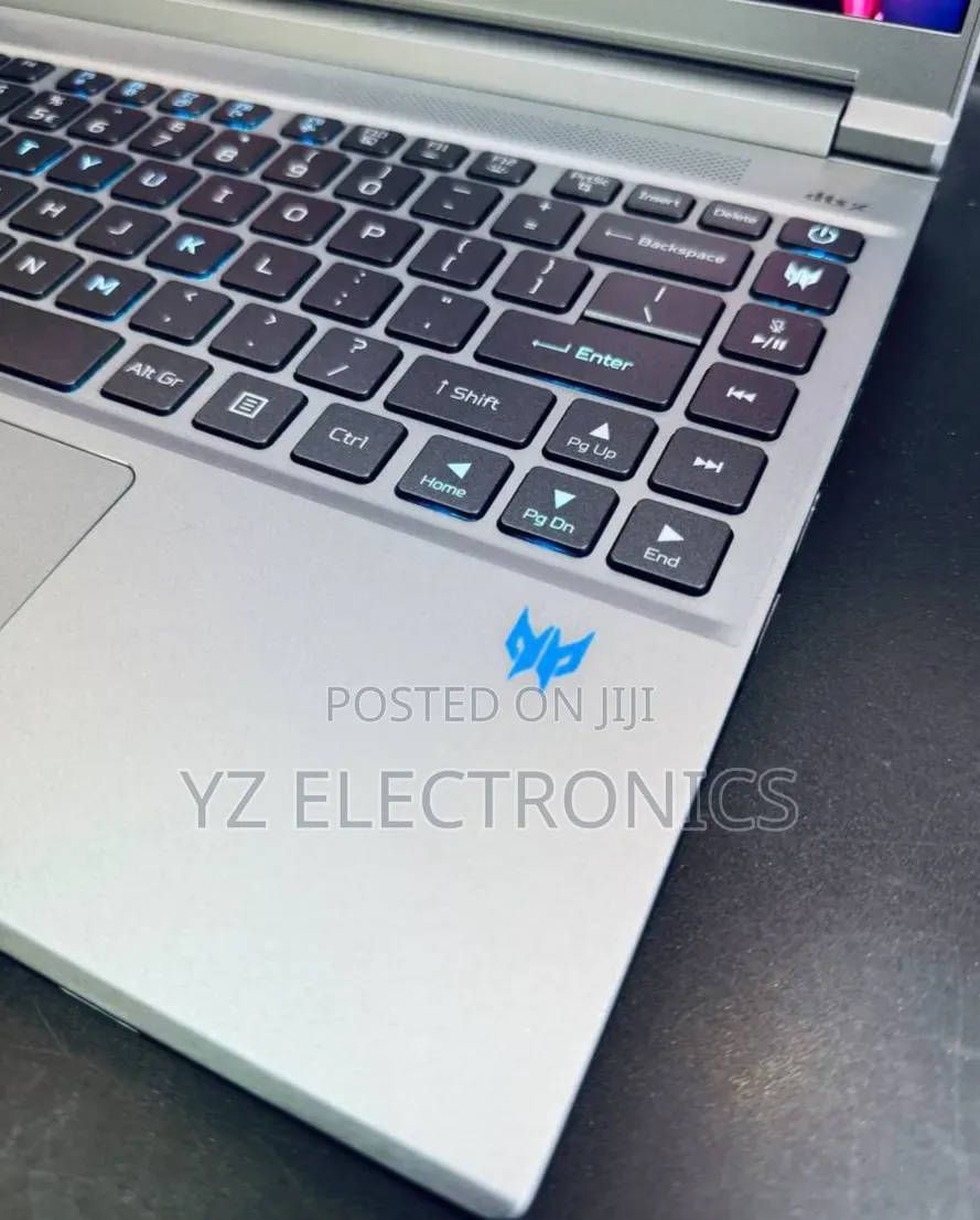 New Laptop Acer Aspire 1820PT 16GB Intel Core i7 SSD 1T