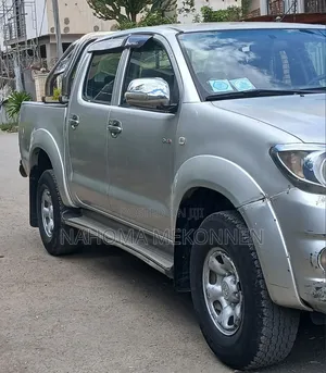 Toyota Hilux 2012 Silver