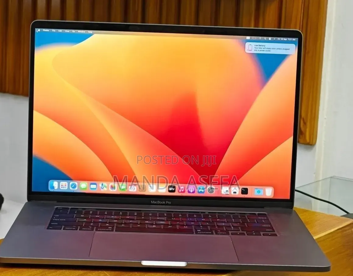 New Laptop Apple MacBook Pro 2019 16GB Intel Core i7 SSD 512GB