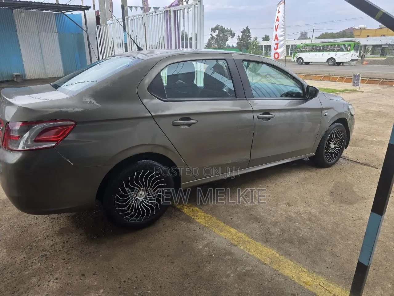 Peugeot 301 2015 Gray