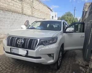 Toyota Land Cruiser Prado 2.8 2019 White