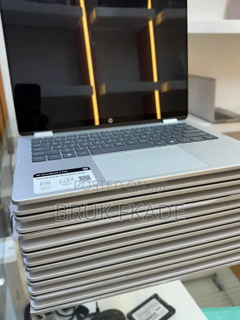 New Laptop HP OmniBook 5 14" 16GB Intel Core 7 SSD 512GB