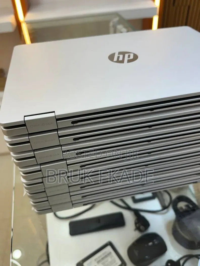 New Laptop HP OmniBook 5 14" 16GB Intel Core 7 SSD 512GB