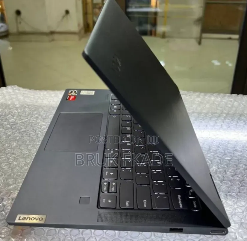 New Laptop Lenovo ThinkPad Yoga 16GB AMD Ryzen 7 SSD 512GB