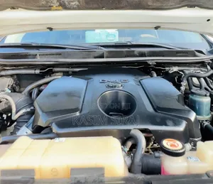 Toyota Land Cruiser Prado 2.8 2019 White