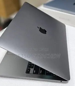 New Laptop Apple MacBook Pro 2022 M2 8GB Apple M2 SSD 256GB