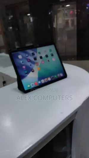 New Apple iPad Pro 1 TB Black