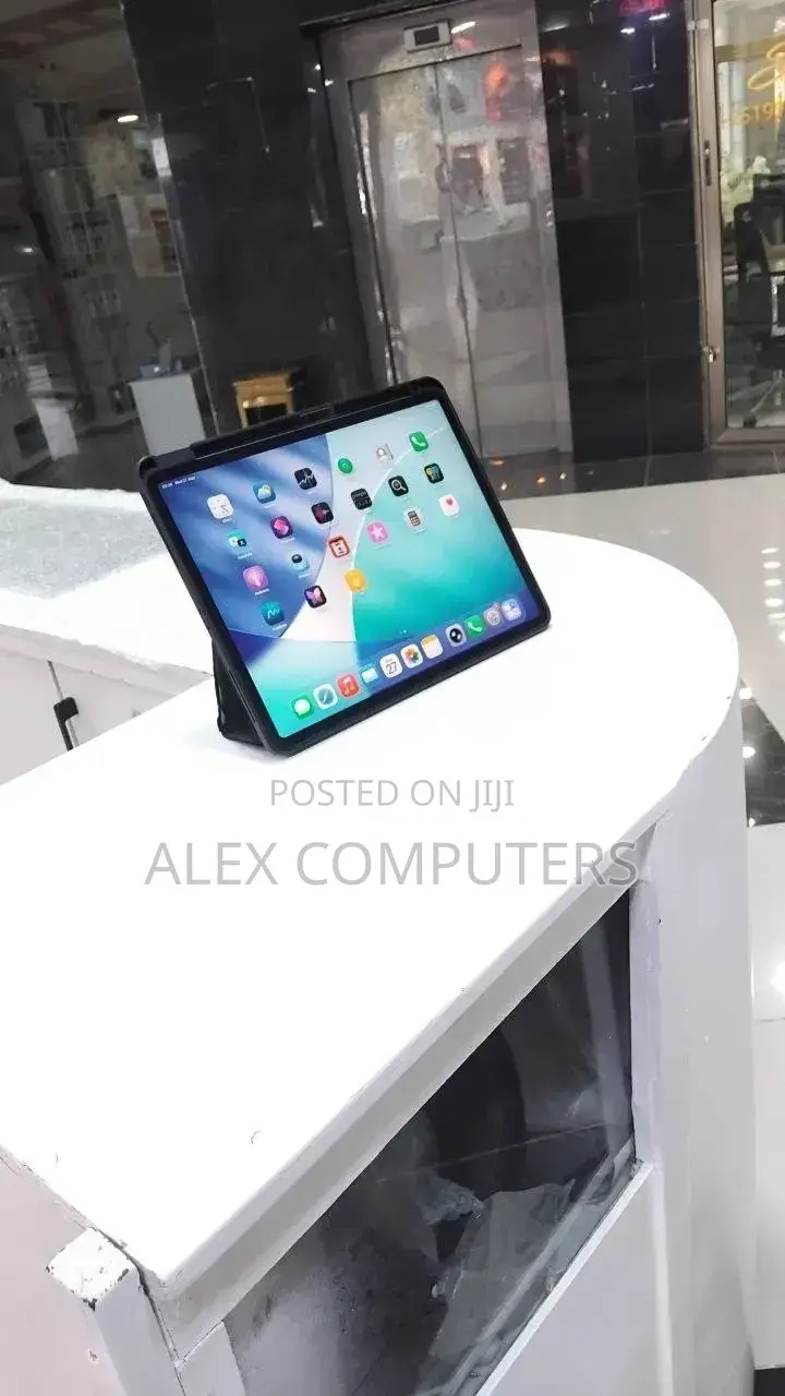 New Apple iPad Pro 1 TB Black
