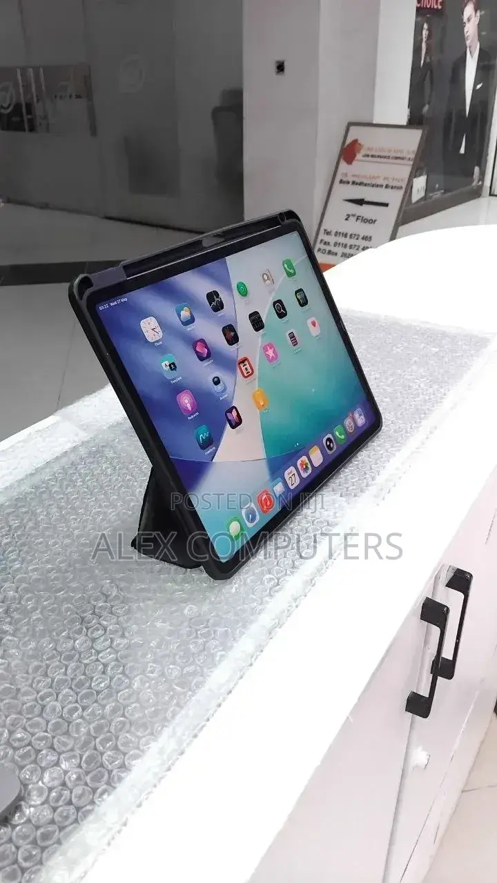 New Apple iPad Pro 1 TB Black