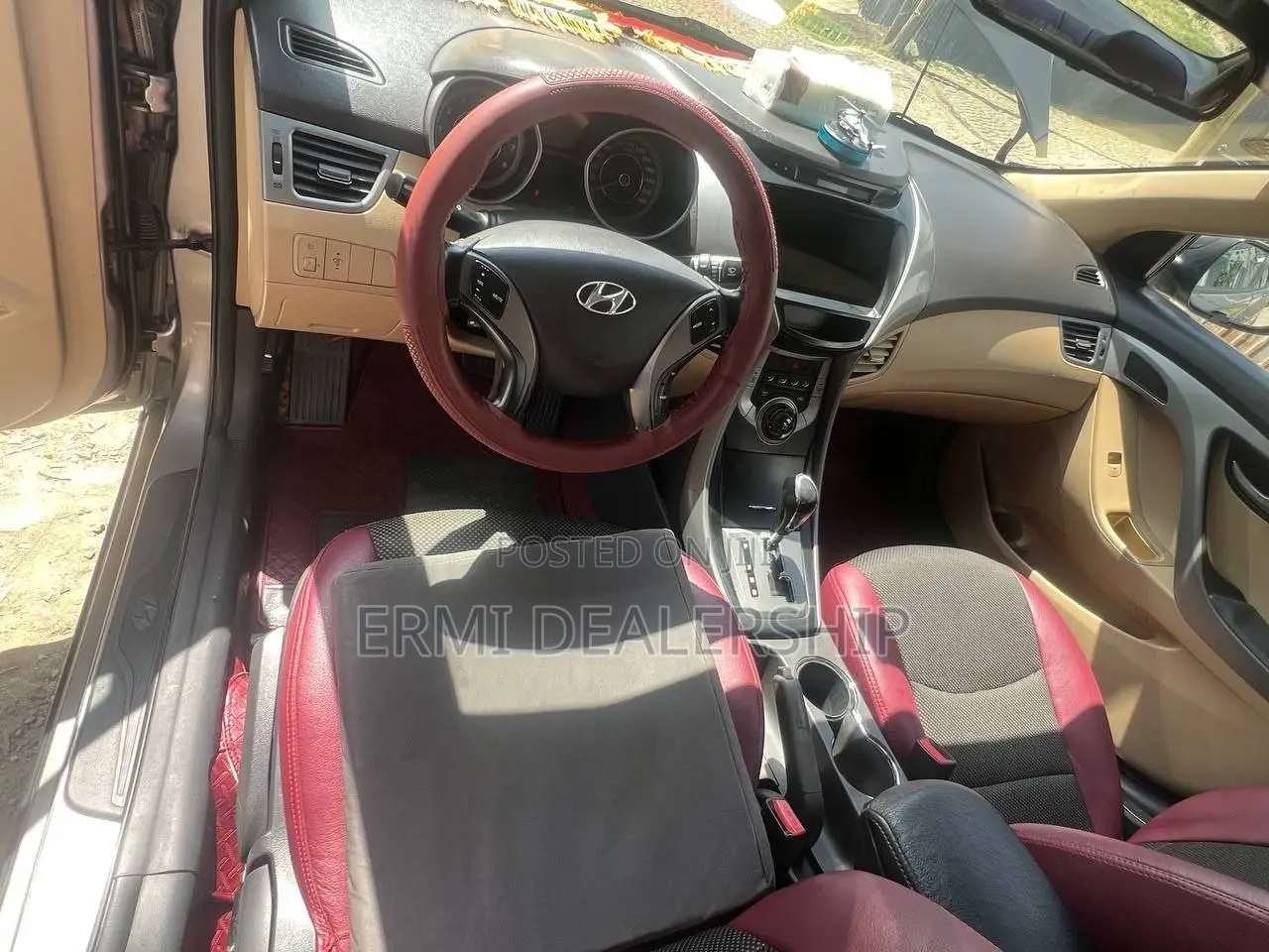 Hyundai Elantra 2012 Brown