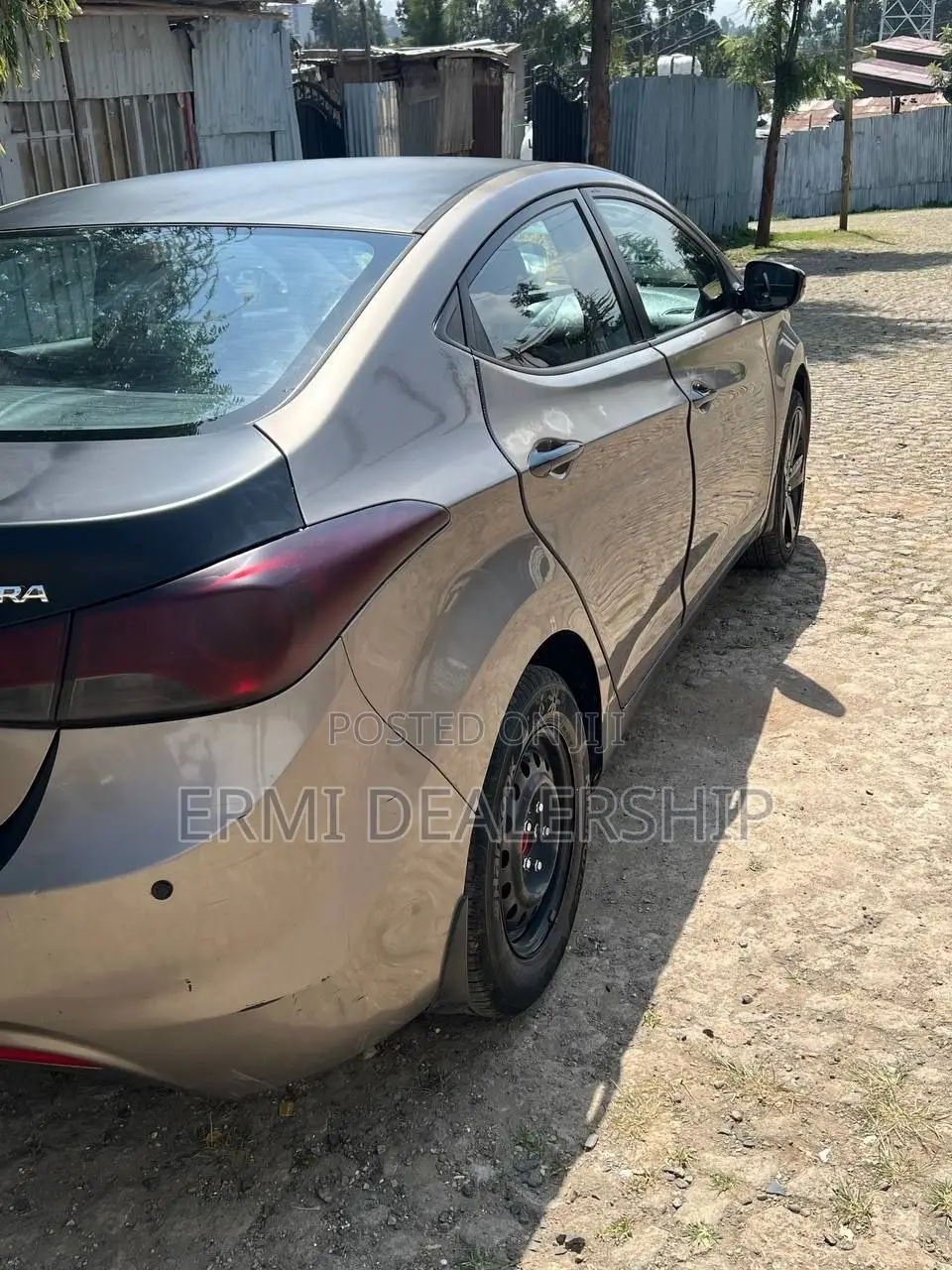Hyundai Elantra 2012 Brown