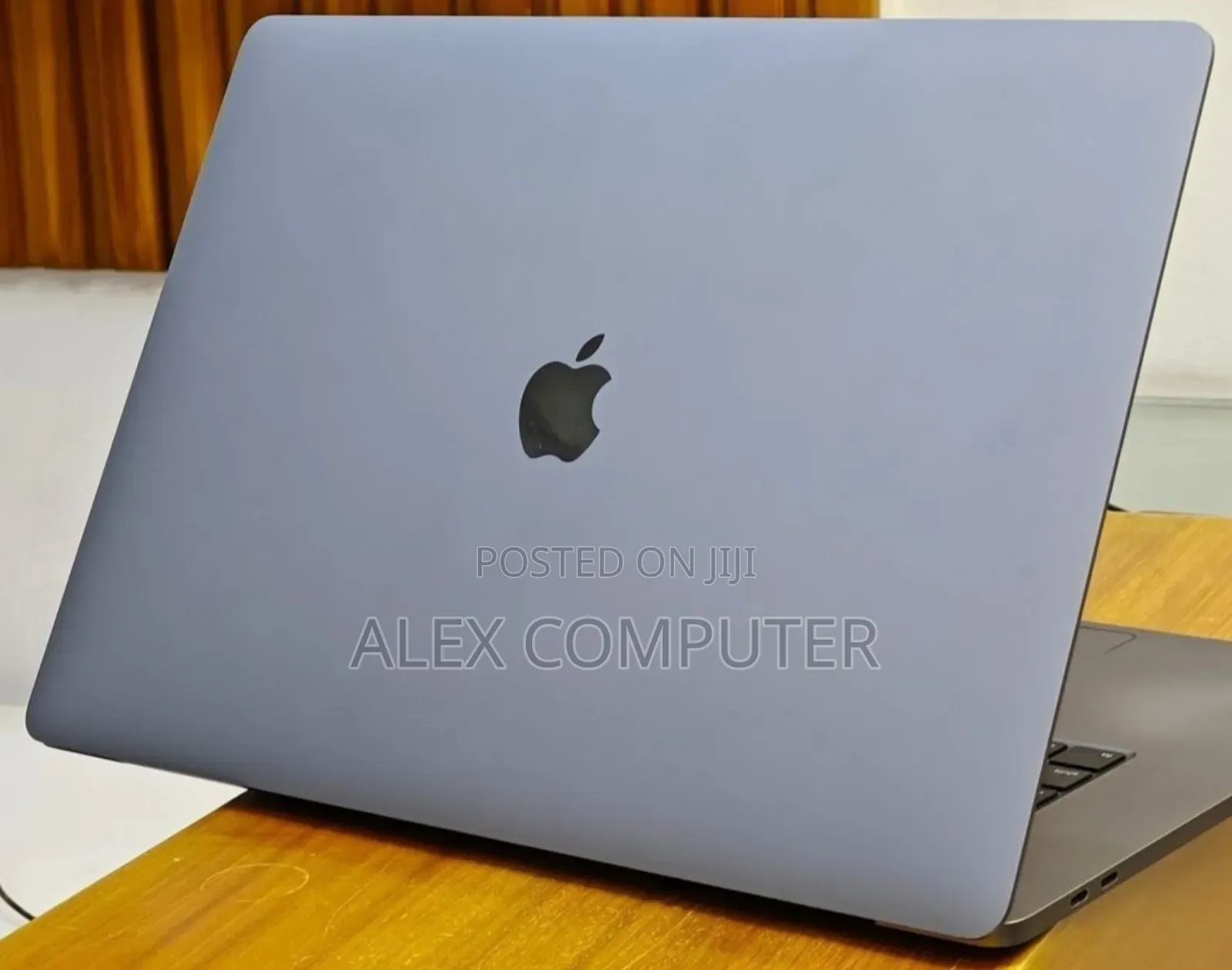 New Laptop Apple MacBook Pro 2019 16GB Intel Core i7 SSD 512GB