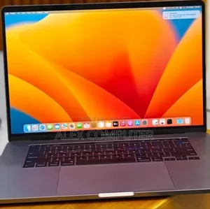 New Laptop Apple MacBook Pro 2019 16GB Intel Core i7 SSD 512GB