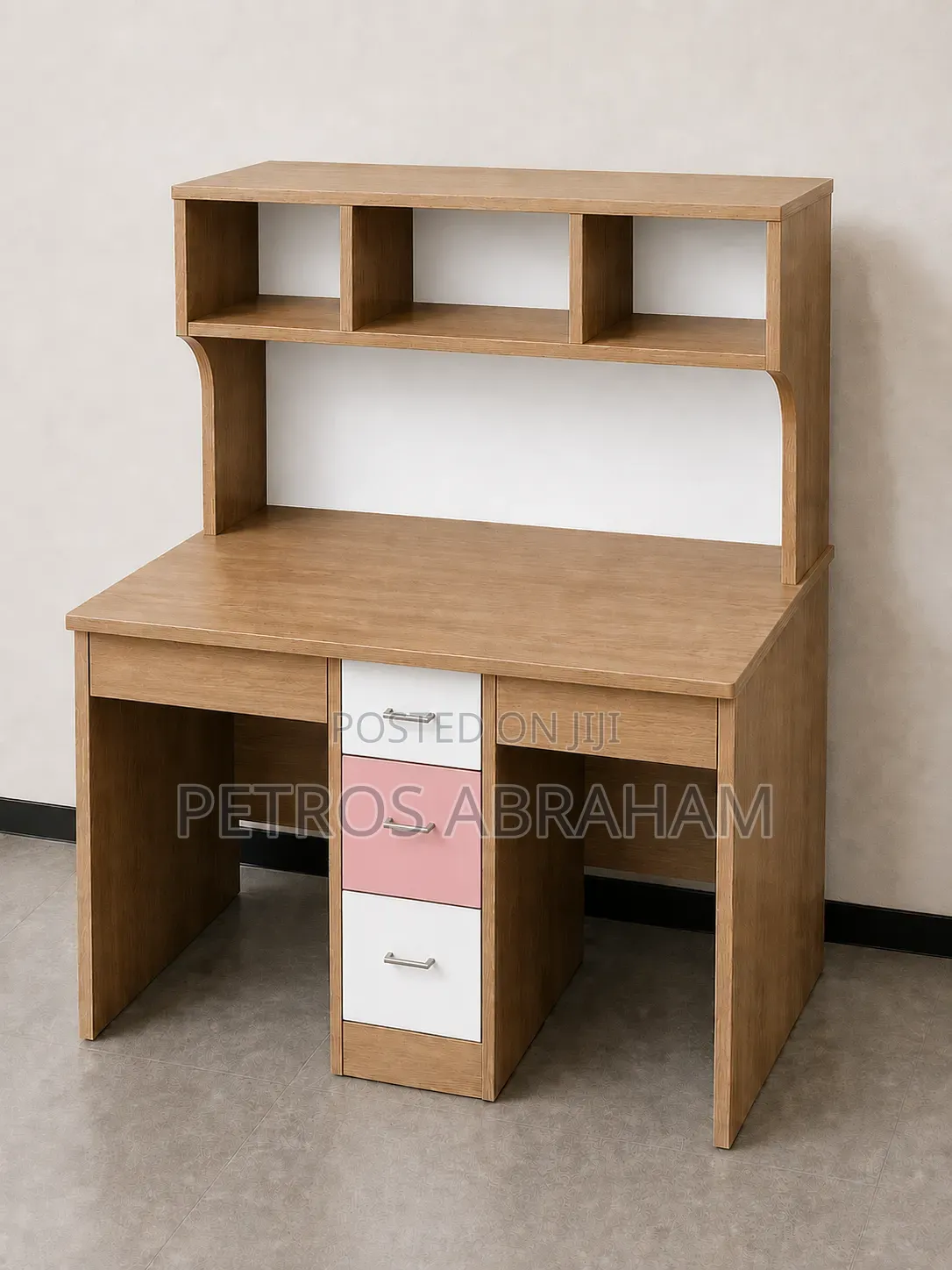 Modern የልጃች ማንበቢያ Table