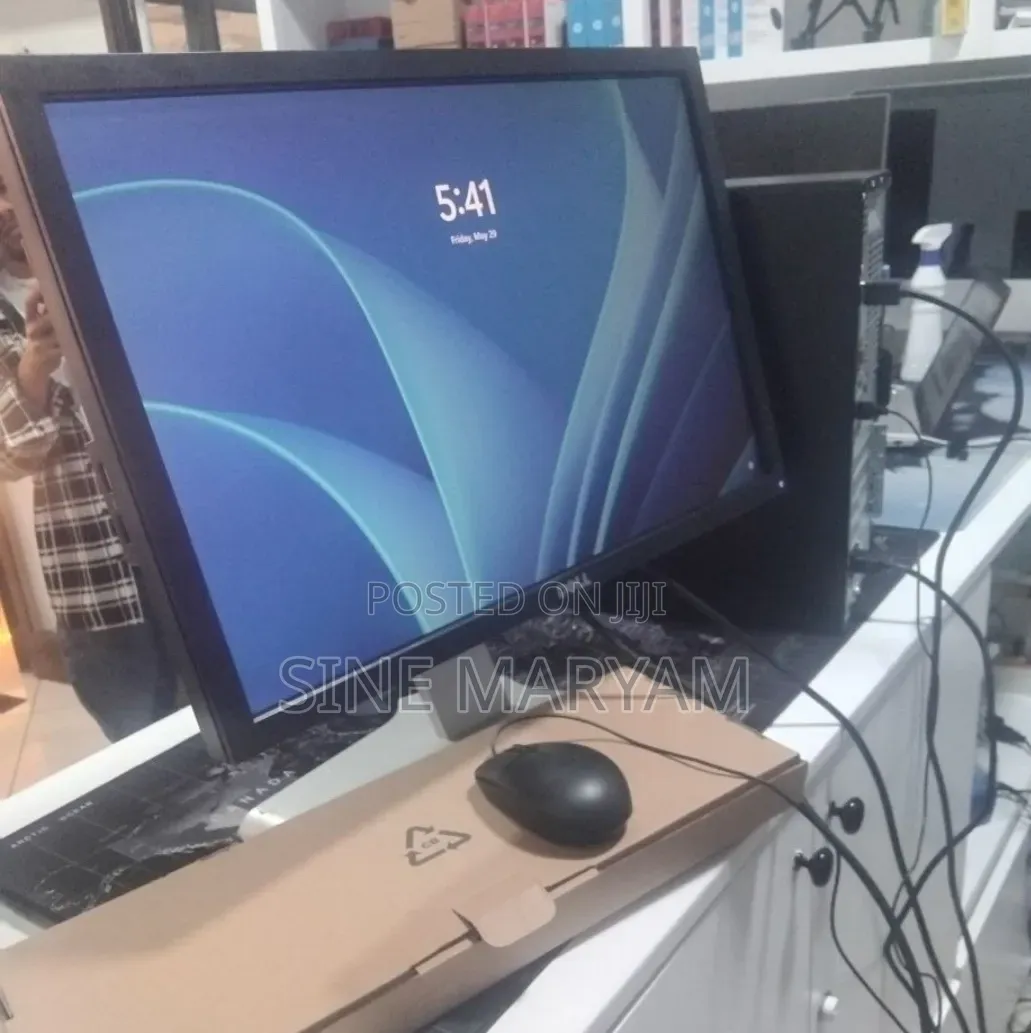 New Desktop Computer Dell Optiplex 7090 8GB Intel Core i7 SSD 512GB