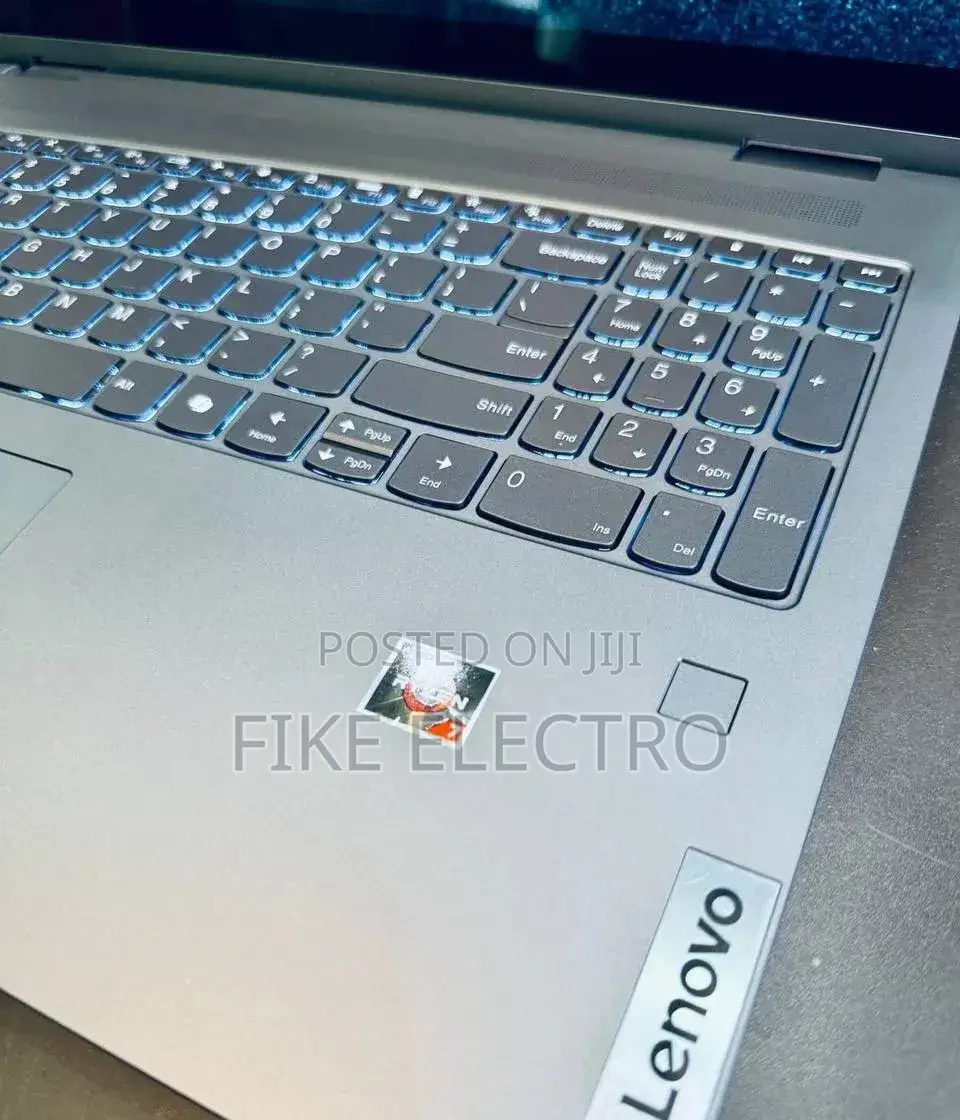 New Laptop Lenovo Yoga 7i 16GB Intel Core i7 SSD 512GB