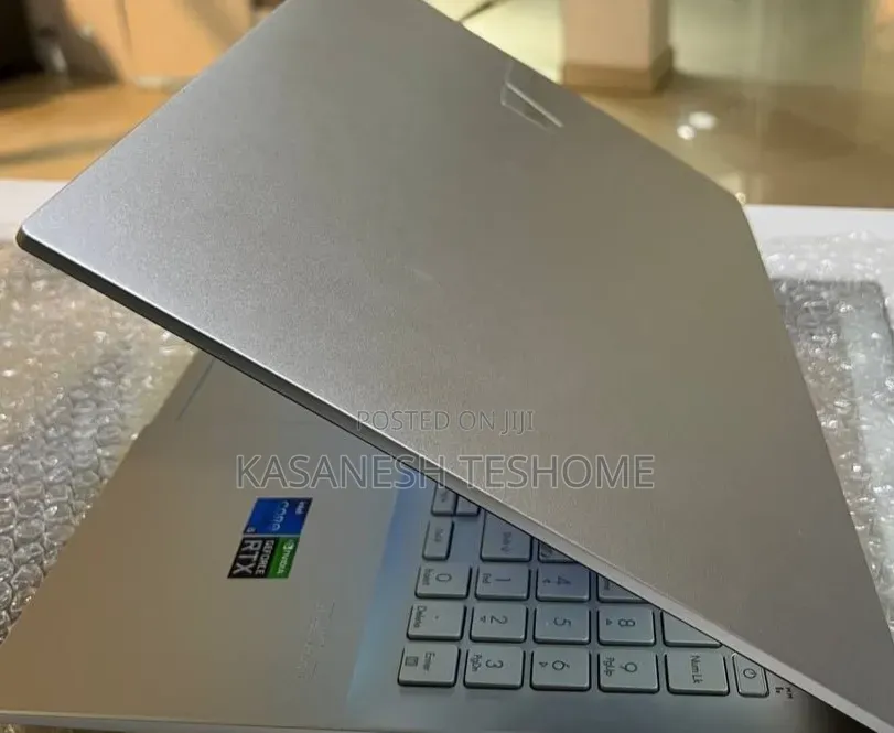 New Laptop Asus VivoBook S301LA 16GB Intel Core i5 SSD 512GB