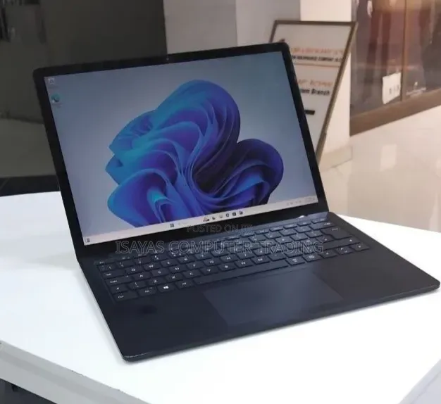 New Laptop Microsoft Surface Laptop 4 16GB Intel Core i7 SSD 512GB