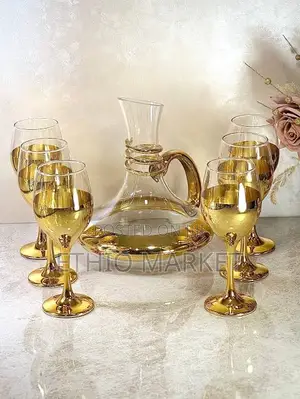 Wine Decanter With 6 Wine Class