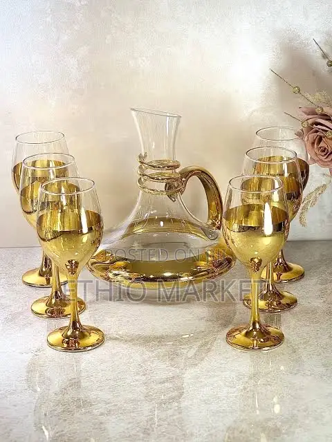 Wine Decanter With 6 Wine Class