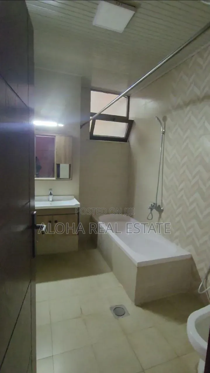 3bdrm Apartment in Matts, Bole for sale