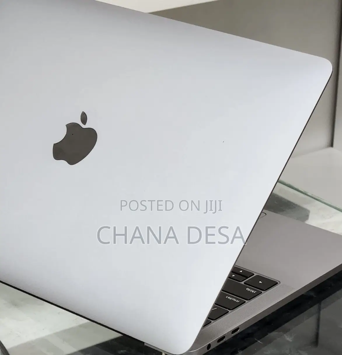 New Laptop Apple MacBook Pro 2019 16GB Intel Core i7 SSD 256GB
