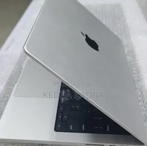 New Laptop Apple MacBook Pro M1 16GB Intel Core i7 SSD 512GB
