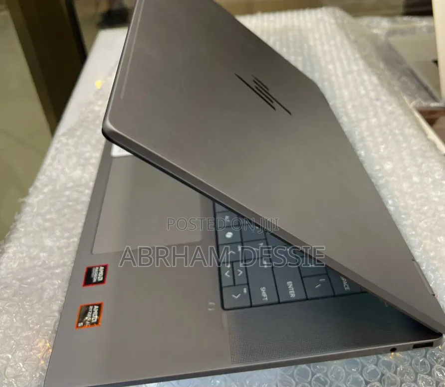 New Laptop HP 16GB AMD Ryzen 5 SSD 512GB