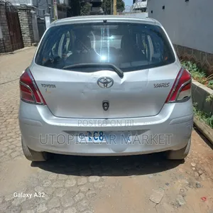 Toyota Yaris 2009 Silver