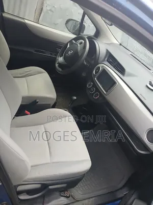 Toyota Yaris L Hatchback 5dr 2012 Blue