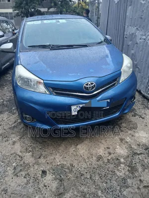 Toyota Yaris L Hatchback 5dr 2012 Blue
