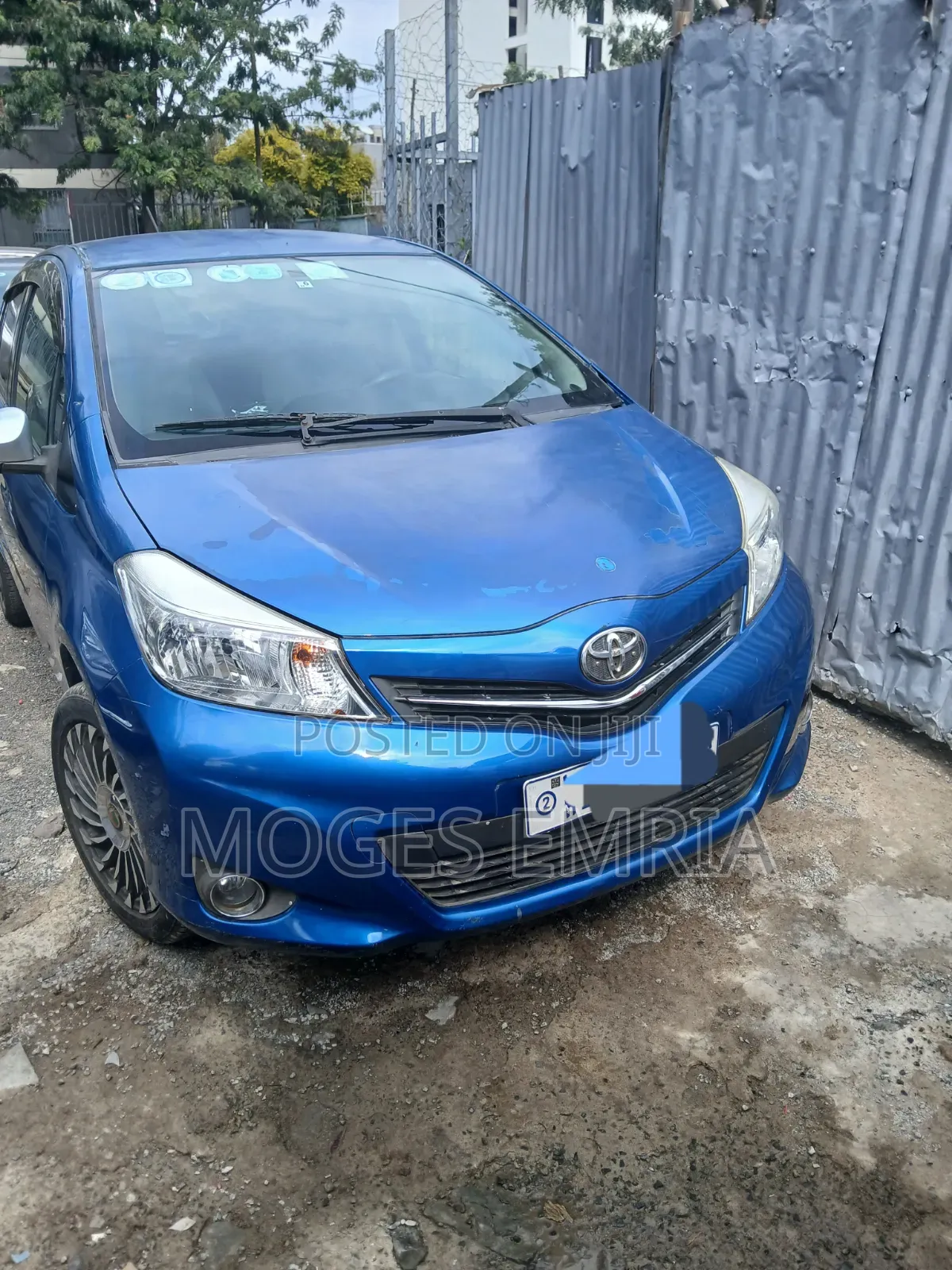 Toyota Yaris L Hatchback 5dr 2012 Blue