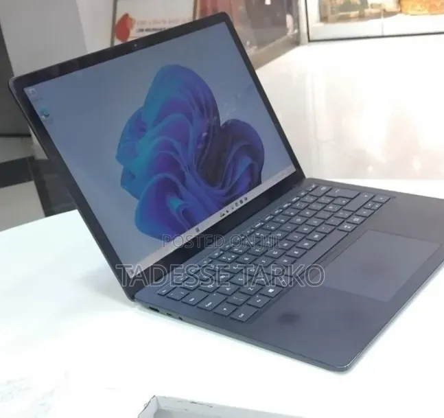 New Laptop Microsoft Surface Laptop 4 16GB Intel Core i7 SSD 512GB