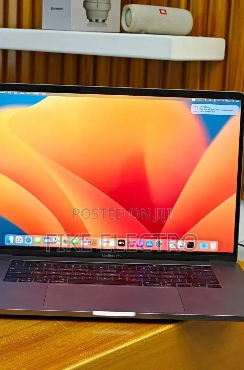 New Laptop Apple MacBook Pro 2019 16GB Intel Core i7 SSD 512GB