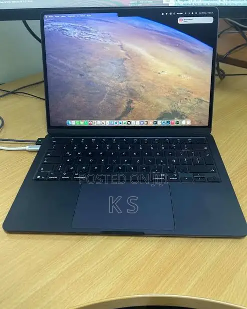 New Laptop Apple MacBook Air 2022 M2 8GB Apple M2 SSD 256GB