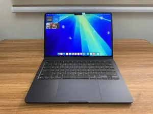 New Laptop Apple MacBook Air 2022 M2 8GB Apple M2 SSD 256GB