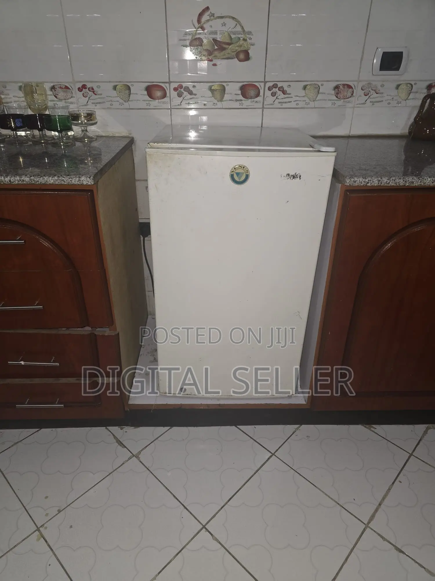 Sofas And More In One Sale / ሶፋዎችና ሌሎችም በአንድ ሽያጭ