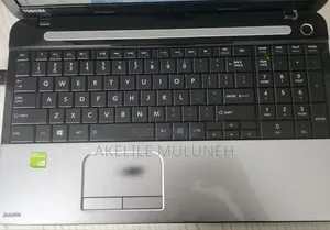 Laptop Toshiba Satellite C50 4GB Intel Core i3 HDD 512GB