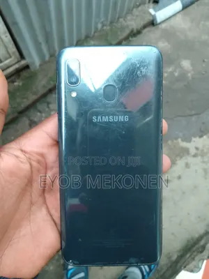 New Samsung Galaxy A20 32 GB Black